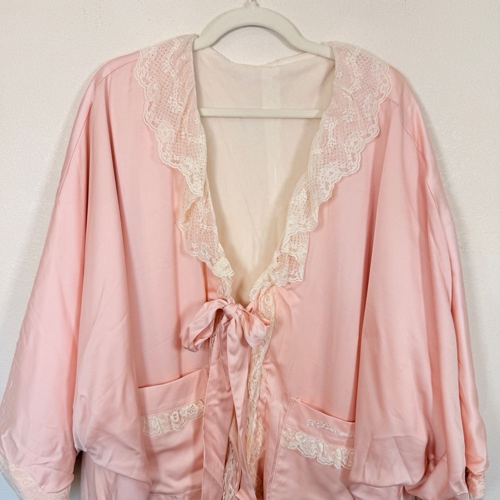 Lacemade Retro Satin Lace Romantic Oversized House Coat Robe Pink - Picture 2 of 10